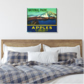 National Park Apple Crate LabelHood River, OF Canvas Afdruk (Insitu (Slaapkamer))