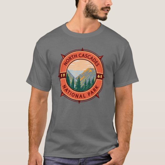National Park Retro Compass Embleem North Cascades T-shirt (Voorkant)