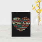 National parks List Word Cloud Heart Camping Manne Kaart (Gele Bloem)