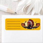 Native American Chief op wilde landschap zonsonder Etiket (Insitu)