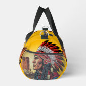 Native American Chief op wilde landschap zonsonder Plunjezak (Rechts)