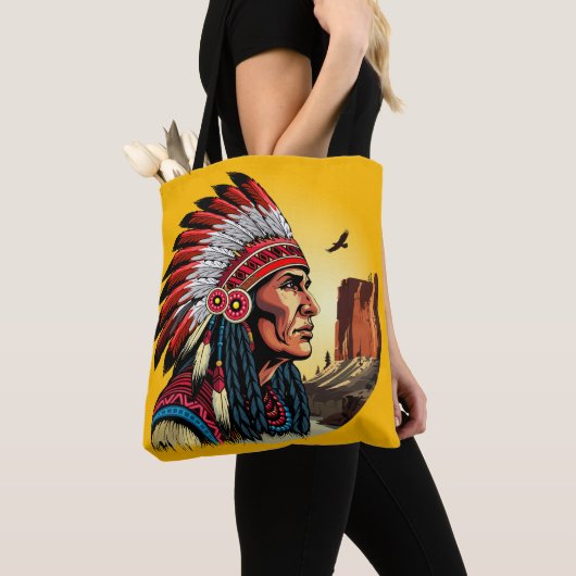 Native American Chief op wilde landschap zonsonder Tote Bag (Dichtbij)