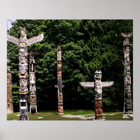 Native American totem poles, Vancouver, Brits Poster (Voorkant)