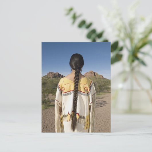 Native Amerikaanse vrouw in traditionele kleding 2 Briefkaart (Staand voorkant)