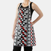 Native zon en regen in rood schort (Insitu)