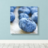 Natte bosbes canvas afdruk (Insitu (Houten vloer))