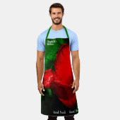 Natte rode tapijtschelp op groen schort (Gedragen)