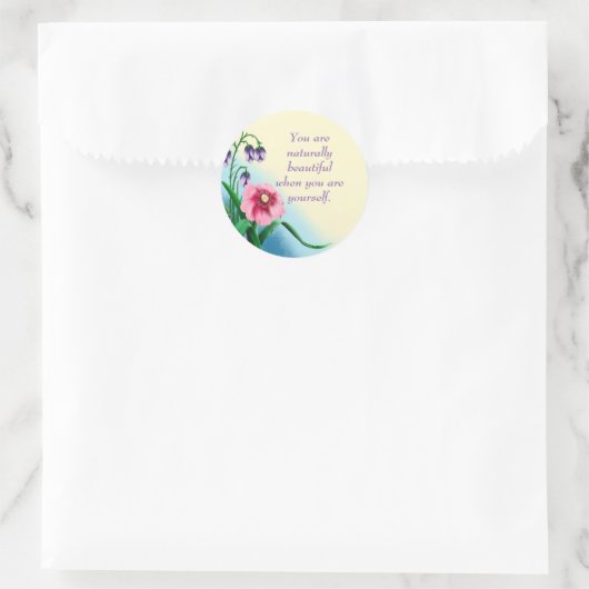Natural Beauty Quote met roze en paarse bloemen Ronde Sticker (Tas)
