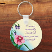 Natural Beauty Quote Roze Paarse Bloemen Sleutelhanger (Achterkant)