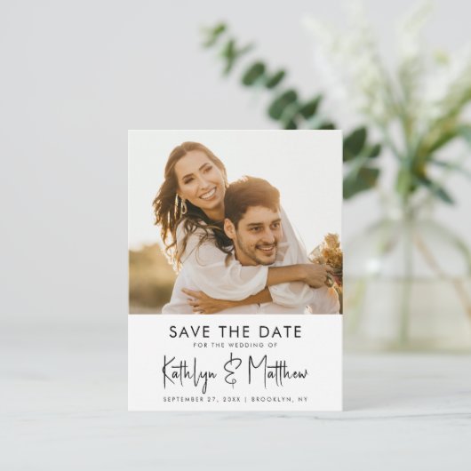 Natural White Fun Script Modern Photo Weddenschap  Aankondigingskaart (Staand voorkant)