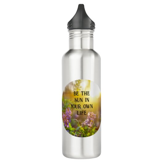 natuur afbeelding met inspirerende tekst waterfles (Links)