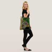 Natuur bruine boomvlieg tote bag (Op model)