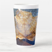 Natuur gele leder in de herfst, bevroren latte mok (Voorkant)