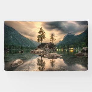 Natuur reizen - Landschap in het gebergte Spandoek