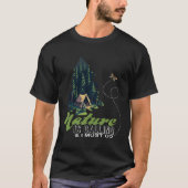 Natuur roept en ik moet gaan kamperen t-shirt (Voorkant)