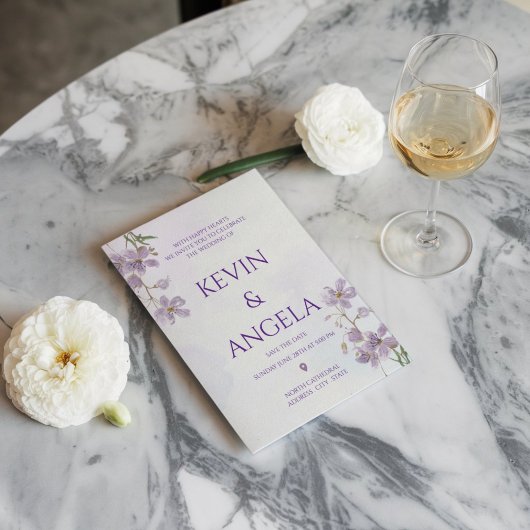 Natuur’s charme: minimalistische bloemenbruiloft kaart