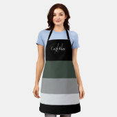 Natuur-Toned Black en Sage Schort (Gedragen)