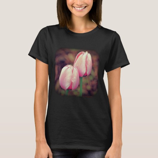 Natuur van roze tulpen regendruppels t-shirt (Voorkant)