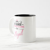 Natuurlijk ben ik Geweldige dat ik Abigail ben Tweekleurige Koffiemok (Voorkant links)