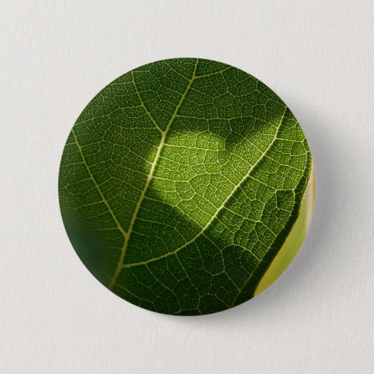 Natuurlijk hart op groene blad ronde button 5,7 cm (Voorkant)