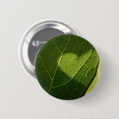 Natuurlijk hart op groene blad ronde button 5,7 cm (Voorkant /achterkant)