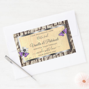 Natuurlijke boomschors met etiketten van houtkorre