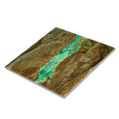 Natuurlijke turkooisader in bruine steen tegeltje (Zijkant)