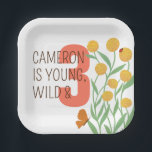 Natuurlijke Wonder Verjaardagsfeest Papieren Bordje<br><div class="desc">Dit aangepaste bord voor verjaardagsfeestjes bevat gemakkelijk te bewerken tekst voor zowel een verjaardagsbericht en -naam als een nummer voor de gevierde leeftijd. Het natuur geïnspireerde en genderneutrale thema van het grote buitenleven is een gemakkelijke keuze voor alle aspecten van een verjaardagsfeestviering. De custom paper party borden dragen het thema...</div>