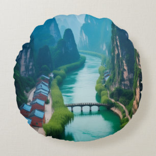 Natuur's Retreat: Karst Mountain River-landschap Rond Kussen