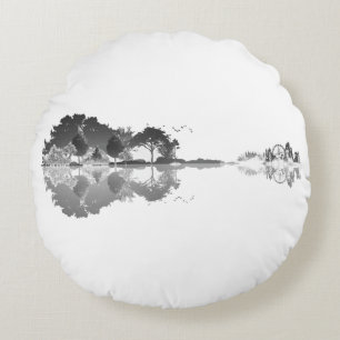 Natuur's Song: Forest Landscape Guitar Art Rond Kussen