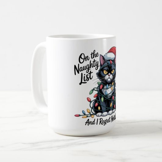 Naughty Cat Christmas Mug – Funny Santa Hat Koffiemok (Voorkant links)