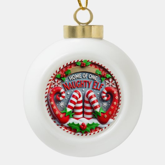 Naughty Elf Shenanigans" - Speelse Kerst Keramische Bal Ornament (Voorkant)