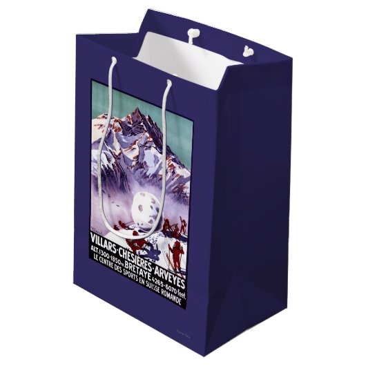 Naughty Gnomes Making Giant Snowball Poster Medium Cadeauzakje (Achterkant Gekanteld)