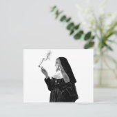 Naughty Smoking Nun Briefkaart (Staand voorkant)