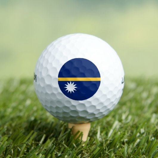 Nauru Flag Golfballen (Insitu Shirt)