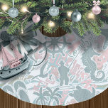 Nautical Beach Collage Sage ID840 Kerstboom Rok<br><div class="desc">Deze boomrok heeft een leuk zomerpatroon van nautische elementen,  zoals anker,  zeemleder,  zeemleder en nog veel meer,  allemaal in zacht,  groen met zwengel en golfaccenten in poederblauw en perzikroze. Zoek ID839 en ID840 om andere producten met dit ontwerp en extra kleurenopties te zien.</div>