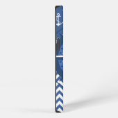Nautical Blue and White Anchor and Chevron Pattern iPhone Hoesje (Rechterkant)