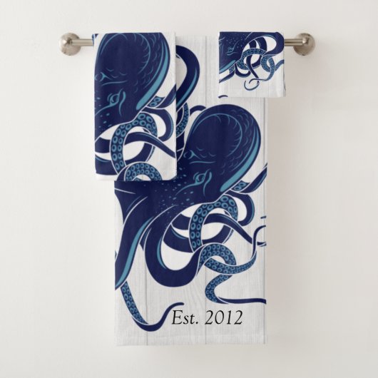 Nautical Blue Octopus Coastal White Wood Bad Handdoek (Insitu)