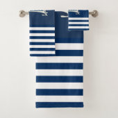 Nautical Boat Wheel, Navy Blue Stripes Bad Handdoek (Insitu)