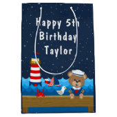 Nautical Boy Beer Red en marine Happy Birthday Medium Cadeauzakje (Voorkant)