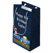 Nautical Boy Monkey Red en marine Happy Birthday Klein Cadeauzakje (Achterkant Gekanteld)