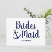 Nautical bruidsmeisje in marineblauw met anker kaart (Staand voorkant)