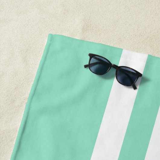 Nautical Celebration Stripes logo Strandlaken (In situ)