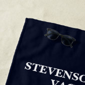 Nautical Faux Glitter Family Vacation Blue Anchor Strandlaken (In situ)