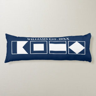 Nautical flags navy blue family name beddecor lichaamskussen