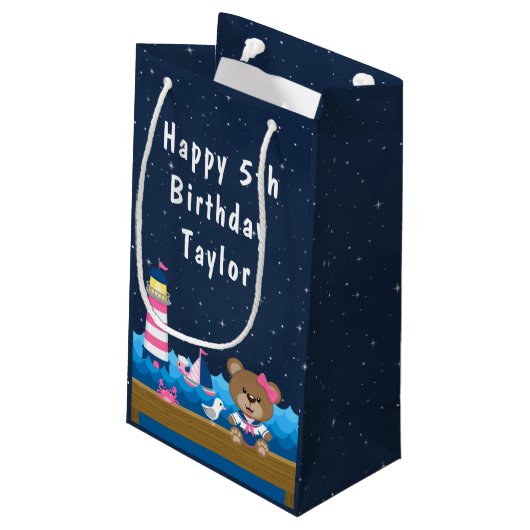 Nautical Girl Beer Pink and Navy Happy Birthday Klein Cadeauzakje (Achterkant Gekanteld)