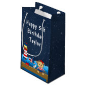 Nautical Girl Monkey Red en marine Happy Birthday Klein Cadeauzakje (Achterkant Gekanteld)