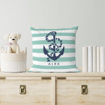 Nautical Mint Stripe & Navy Anchor Personalized Kussen<br><div class="desc">Nautisch werpen kussen kenmerkt een klassiek blauw anker van de marine en een touwillustratie op een munt groene en witte strepe achtergrond. Personaliseer met een naam of een tekst van uw keus, of schrap eenvoudig de steekproeftekst om spatie te verlaten. Perfecte aanvulling op de nautische of strandboomkwekerijen. Coördinatie van accessoires...</div>