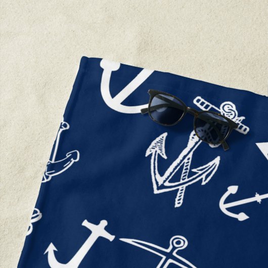 Nautical Monogram Navy Blue Anchor Pattern Strandlaken (In situ)