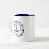 Nautical Navy Blue Anchor Custom Boat Name Tweekleurige Koffiemok (Voorkant links)